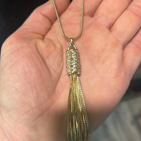 Tassel Cubic Zirconia Metal Cylinder Pendent on Adjustable Gold Chain Necklace - Picture 5 of 7